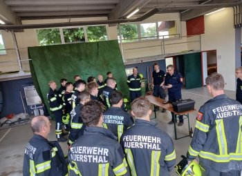 Bild 1 von 16